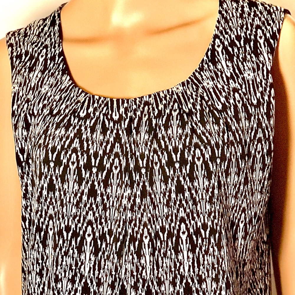 🔥BOGO🔥Evan Picone Black Label Sleeveless Top - Picture 2 of 6